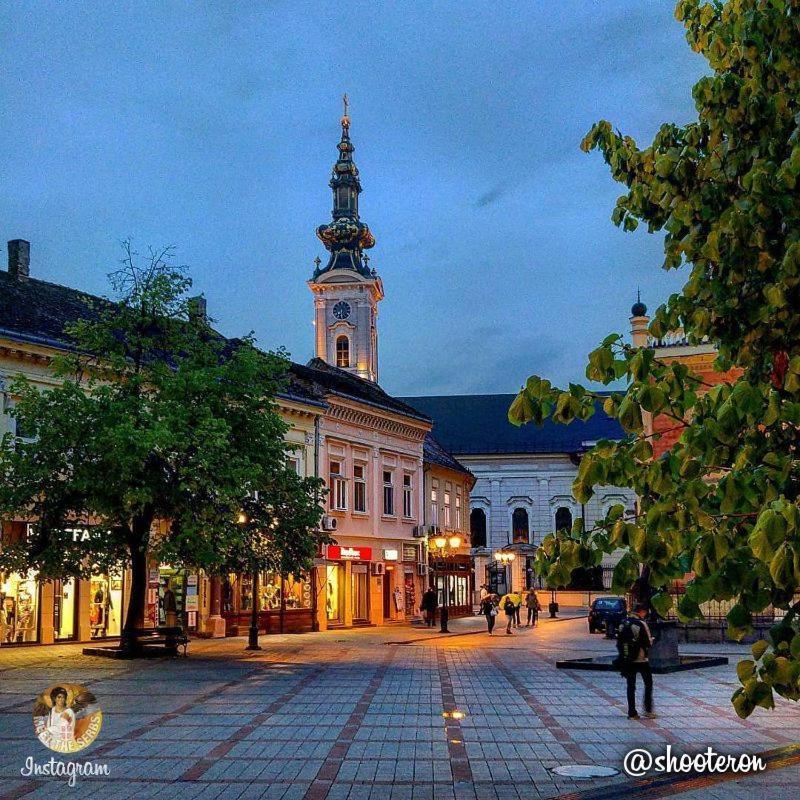Laufer Vandrarhem Novi Sad Exteriör bild