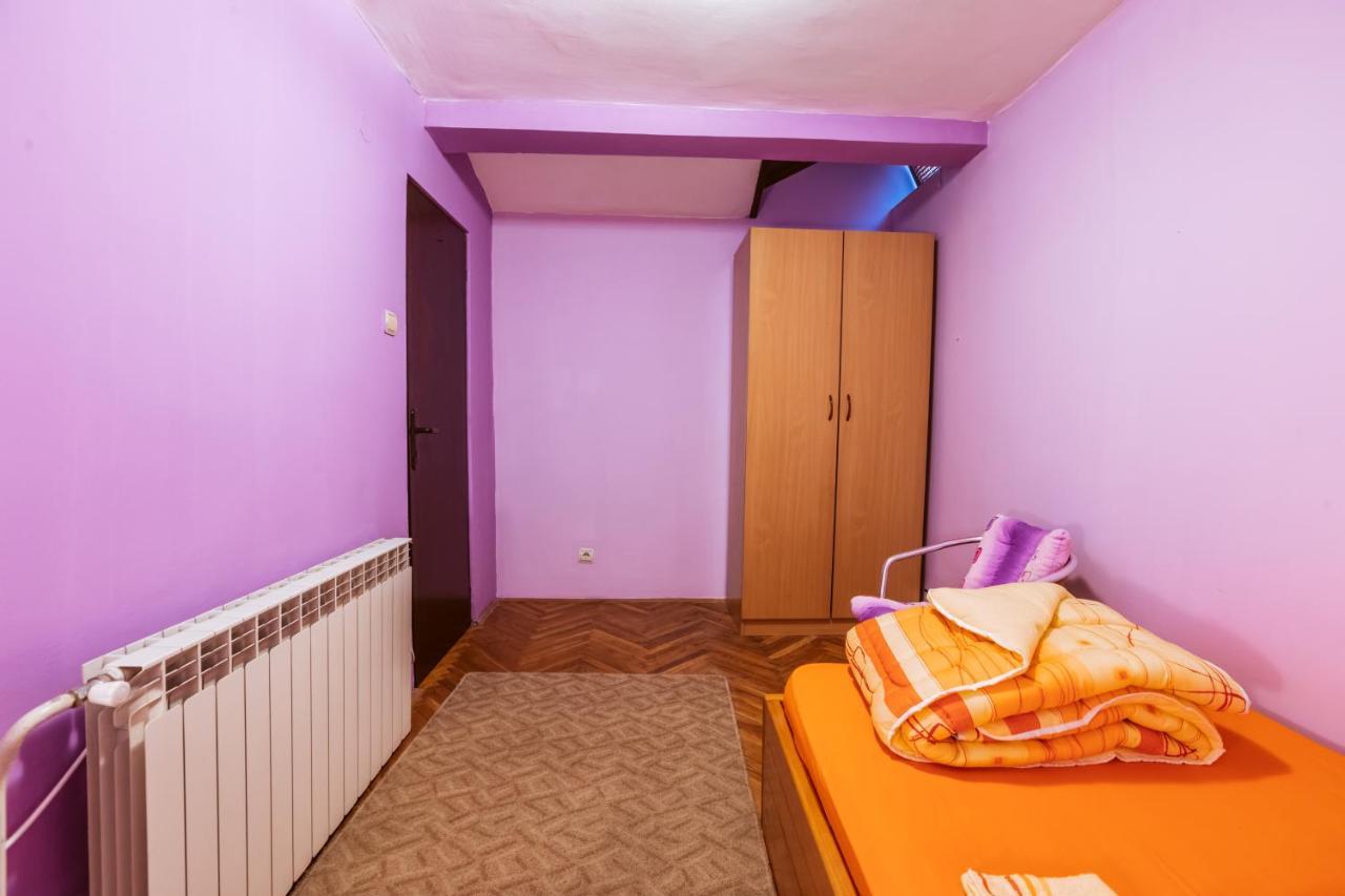 Laufer Vandrarhem Novi Sad Exteriör bild