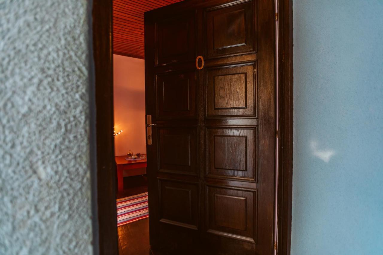 Laufer Vandrarhem Novi Sad Exteriör bild